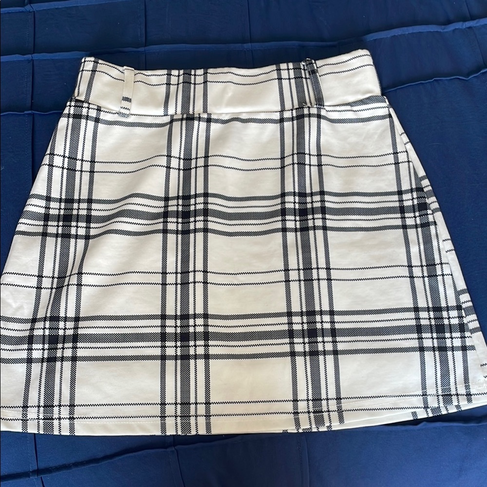 Sz 6 Black & White Plaid A-Line Skirt